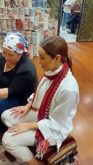 CYNTHIA RODRÍGUEZ APRENDE PUNTADAS PARA HACER UNA ALFOMBRA TURCA