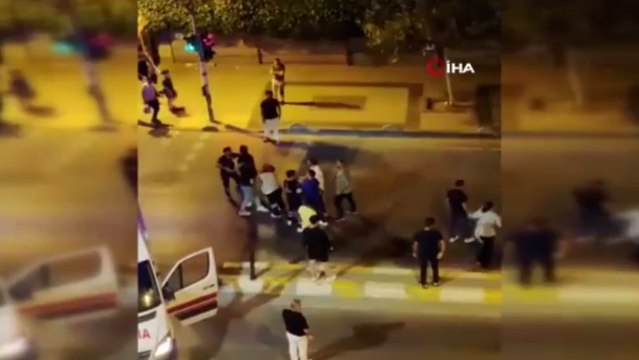 Hızlı gidiyor diye ambulans şoförüne küfür etti, ortalık karıştı