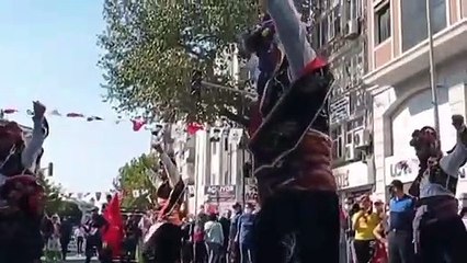 ÇYDD'den soruşturma başlatılan gösteriyle ilgili açıklama: Kentin kurtarılışı sembolize ediliyor