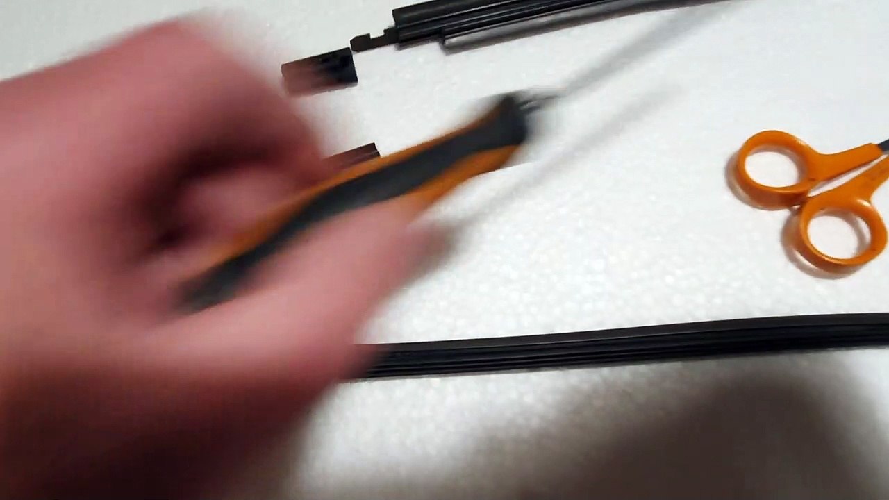 Méthode pour changer soi-même ses balais d'essuie-glace a moindre frais