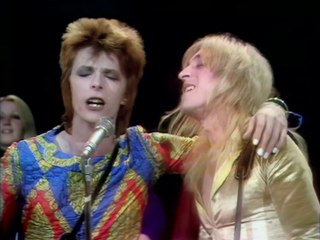 Скачать видео: David Bowie | Starman | Top of the Pops | 6 July 1972 | HD Restored