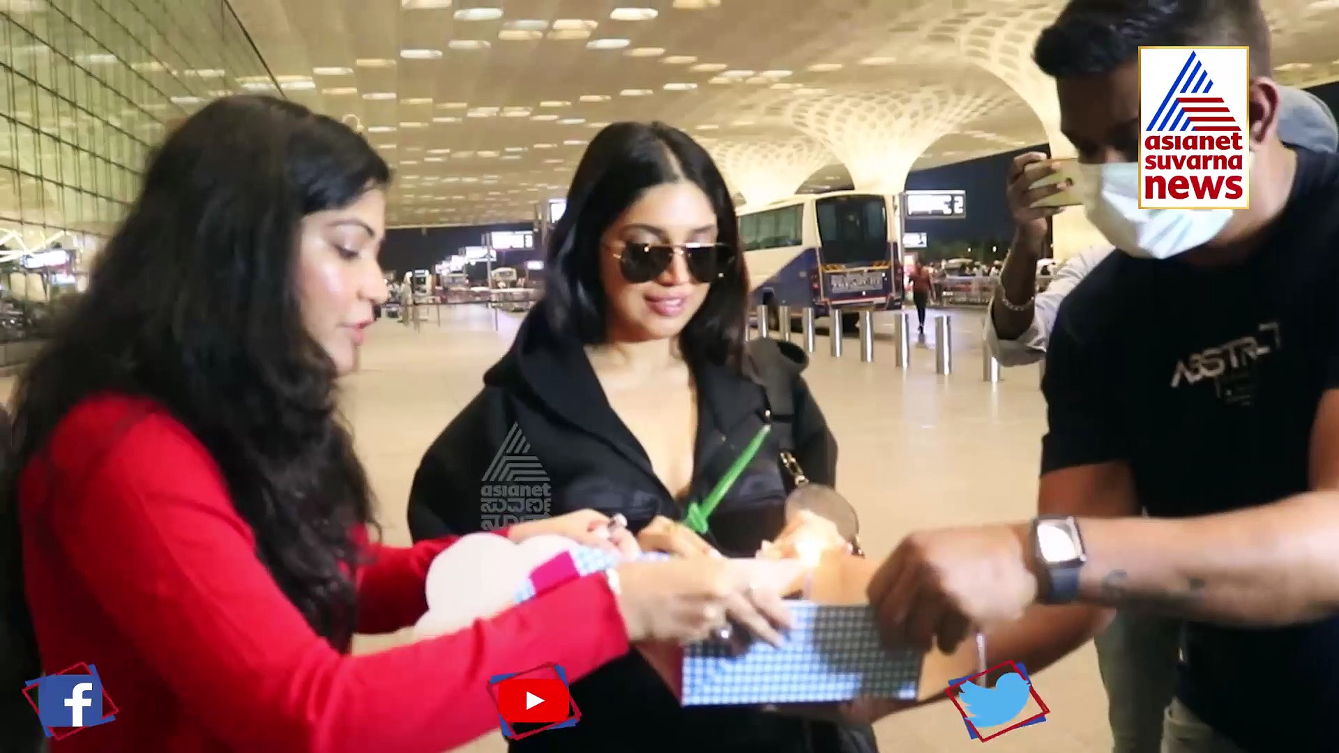 ನಿನ್ನೆ ಚೂಡಿದಾರ ಹಾಕ್ಕೊಂಡು ಇವತ್ತು ಹಿಂಗ್ ಬಂದಲ್ಲಮ್ಮ; ಭೂಮಿ ಪಡ್ನೆಕರ್‌ ಏರ್‌ಪೋರ್ಟ್‌ ಲುಕ್!