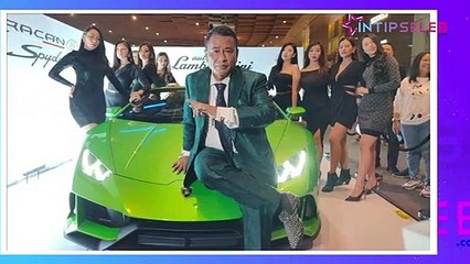 Biasa Posting Cewek Seksi, Hotman Paris Pamer Dipeluk Istri