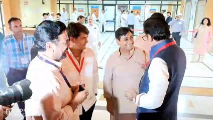 VIDEO : राठौड़-डोटासरा ने साथ मिलकर लगाए ठहाके, अपने-अपने उम्मीदवार की जीत के दावे