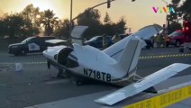 Detik-detik Pesawat Mendarat Darurat hingga Tabrak Mobil
