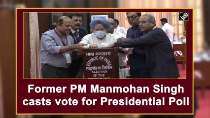 Former PM Manmohan Singh casts vote for presidential poll