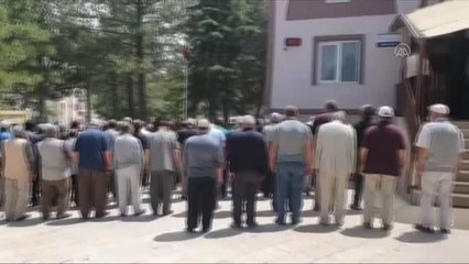 Son dakika... Erkek kardeşi tarafından öldürülen kadının cenazesi defnedildi