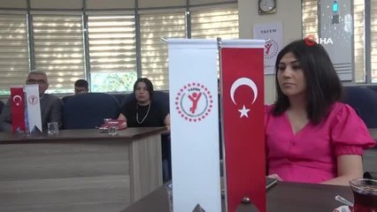 Azerbaycanlı gazeteci gözyaşlarını tutamadı