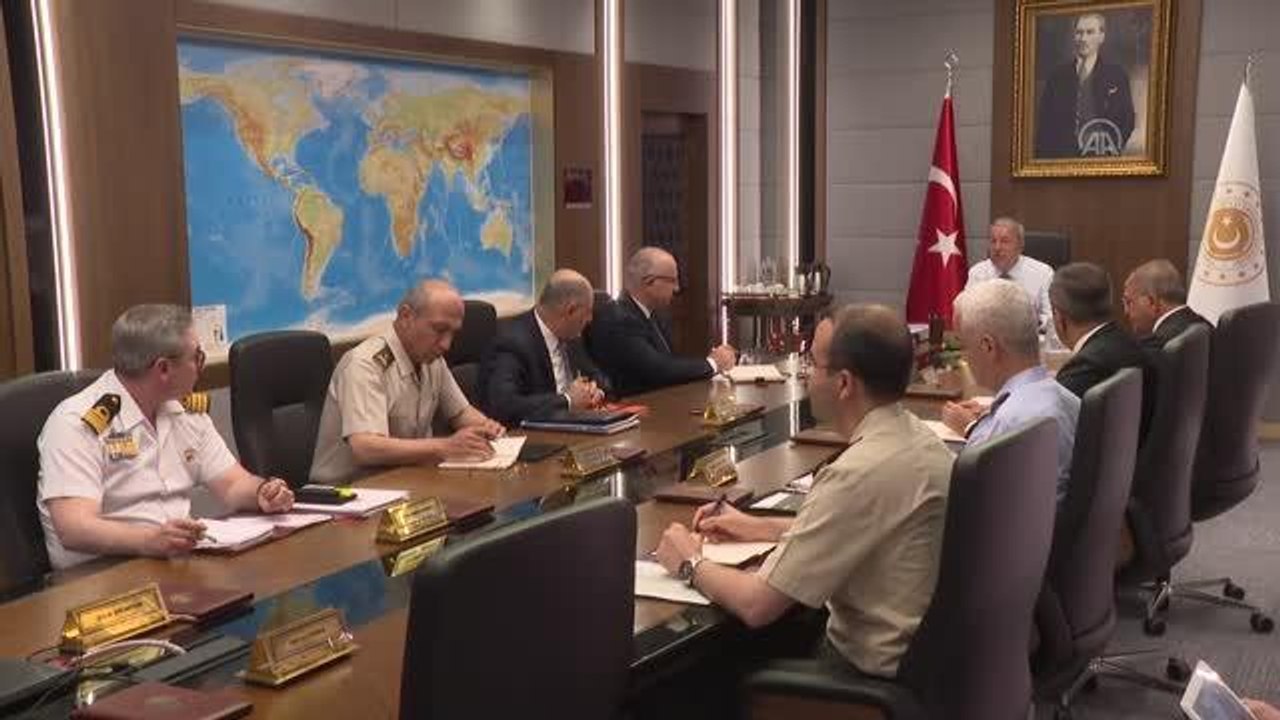 Milli Savunma Bakanı Akar'dan "dörtlü toplantı" ve "terörle mücadele" açıklaması