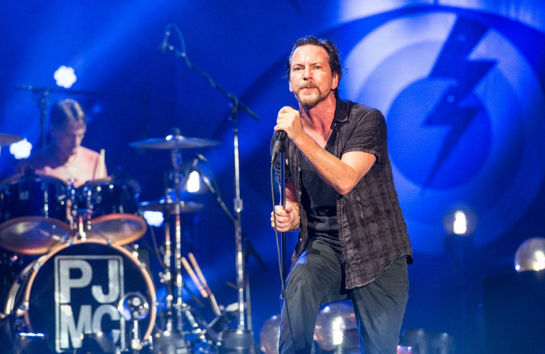 Pearl Jam : Eddie Vedder vire une spectatrice violente en plein milieu du concert