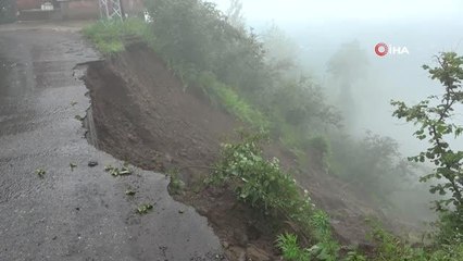 Ordu'da heyelan sonucu 4 ev hasar aldı, 1 köprü yıkıldı