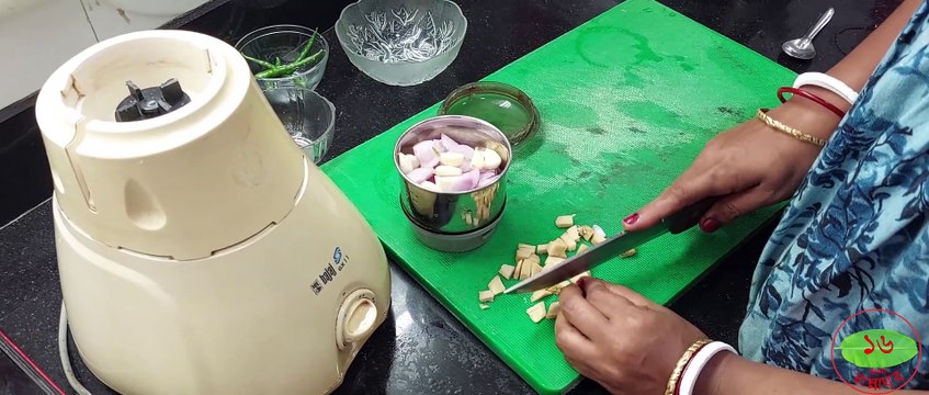 লাল পেটাই পরোটা। পারফেক্ট ভাবে বাড়িতে বানানোর সহজ পদ্ধতি lal petai parata eating, an easy way to make the perfect way to sit at home