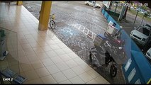 Câmera registra ação de ladrão em furto de bicicleta XKS Kairos na Av. Brasil