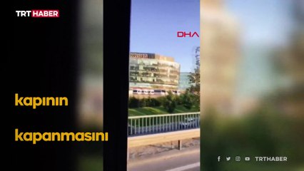 İETT otobüsü kapısı açık ilerledi