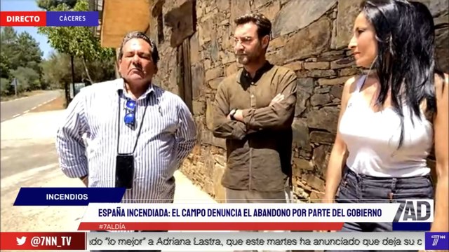 Malena Nevado (VOX) entra en directo desde los incendios de Extremadura con dos agricultores que denuncian la falta de apoyo del ejecutivo de Sánchez