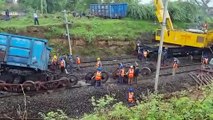 16 wagons of goods train derailed, repair work will take more time मालगाड़ी के 16 डिब्बे पटरी से उतरे, मरम्मत के कार्य में समय ज्यादा लगेगा