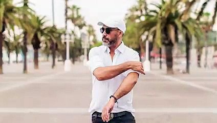 عمرو مصطفى يزيل الستار عن تتر أغنيته الجديدة إلا أنا.. فيديو