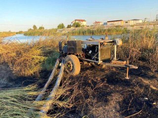 Son dakika haberi: Kargılık alanda çıkan yangında vinç ve tarım aletleri yandı