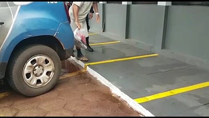 Indivíduo que foi baleado após investir contra Guarda Municipal no Riviera é encaminhado à delegacia