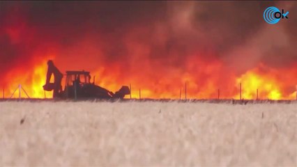 Un hombre huye de las llamas, con su ropa ardiendo en Tábara (Zamora)