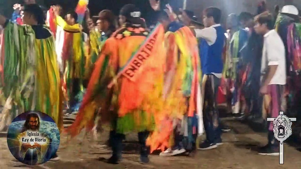 De visita en una celebración Toba