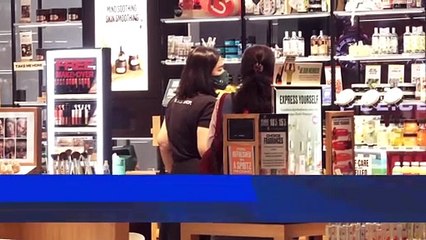 Sosialisasi Penerapan Vaksin Booster Sebagai Syarat Masuk Mall di FX Sudirman