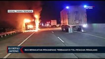 Bus Bermuatan Penumpang Terbakar di Tol Pejagan-Pemalang