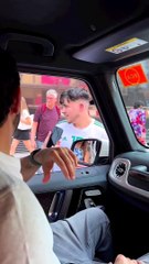 Sheikh Hamdan takes a selfie with Dubai residents in London