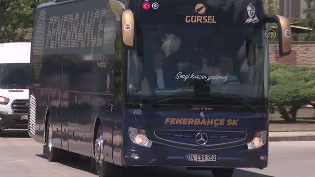 Fenerbahçe, Dinamo Kiev maçı için Polonya'ya gitti