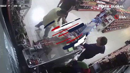 Tabanca şakası yaparken kendini başından vurdu