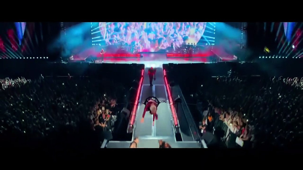 Pink chante "So What" en live