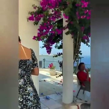 Ebru Şancı ve futbolcu eşi Alparslan Öztürk'den tokat şakası