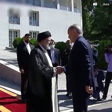 Cumhurbaşkanı Erdoğan'a İran'da sürpriz! Bu müzikle karşılandı