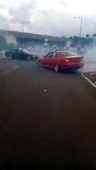 Düğün konvoyunda trafiği durdurup drift yaptılar
