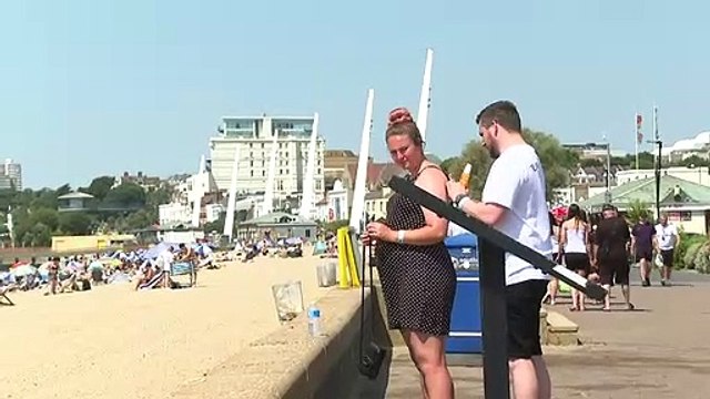 People head to Southend beachfront amid soaring temperatures