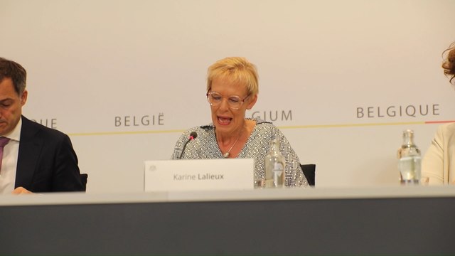 La ministre des Pensions, Karine Lalieux explique l'accord sur les pensions