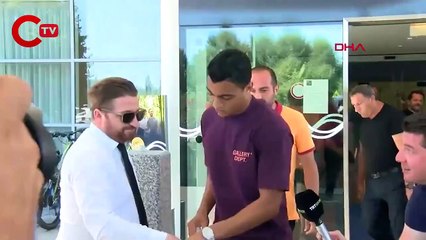 Galatasaray'dan ayrılan Mostafa Mohamed gözyaşlarını tutamadı
