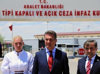 TDP Genel Başkanı Sarıgül, Aksaray'da cezaevi önünde "af çağrısı"nı yineledi