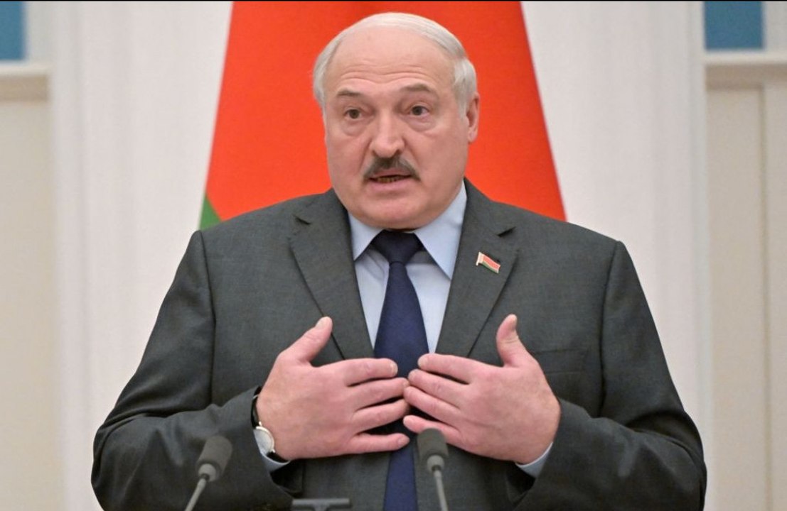 Alexander Lukaschenko sagt, die Welt steuere auf einen Krieg zu, aus dem es keinen 'Sieger' geben werde