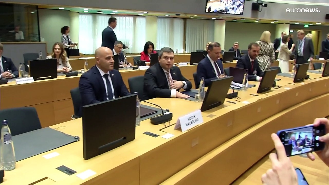 Brüssel nimmt Beitrittsgespräche mit Nordmazedonien und Albanien auf