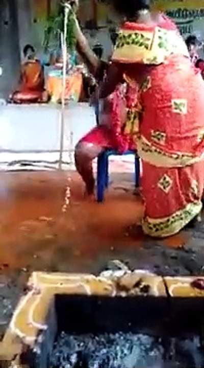 ஊரப்பாக்கம் முத்தாரம்மன் கோவில் வருஷாபிஷேகம் மிளகாய் அபிஷேகம்