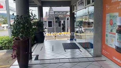 Allanamientos en torre de apartamentos de Sabana 2