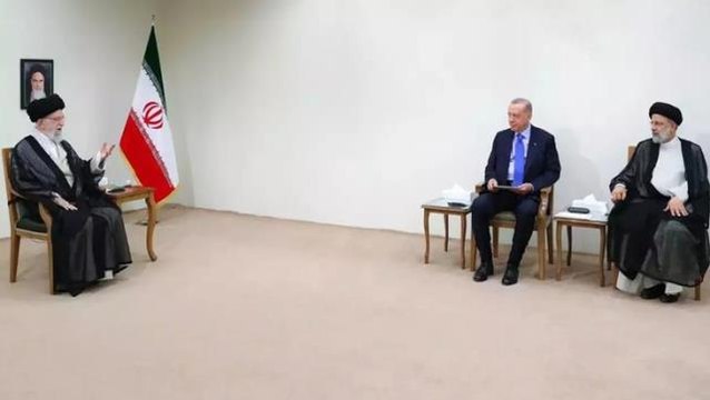 Cumhurbaşkanı Erdoğan'ın İran'ın dini lideri Hamaney'le görüşmesinde neden Türk bayrağı yoktu? Fotoğrafın sırrı ortaya çıktı