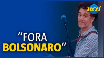 Nando Reis é vaiado ao gritar ‘fora, Bolsonaro’ em BH