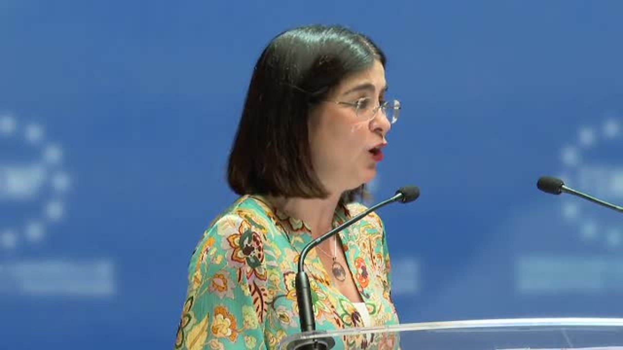 Darias asegura que los contagios siguen en una tendencia "descendente"