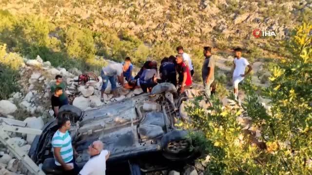 Son dakika haberleri... İki otomobilin çarpıştığı kazada can pazarı: 2 ölü, 6 yaralı