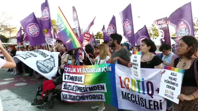 İstanbul Sözleşmesi kararı sonrası kadınlar meydanlarda