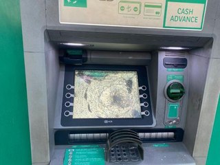 YALOVA'DA 20 GÜN SONRA AYNI ATM'LERE ÇEKİÇLE ZARAR VERDİ