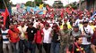 Familias caminan en el 43 aniversario de la Revolución Sandinista