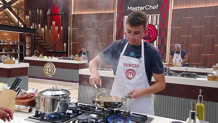 Se complica la preparación del cerdo: humo en la estación de Sergio